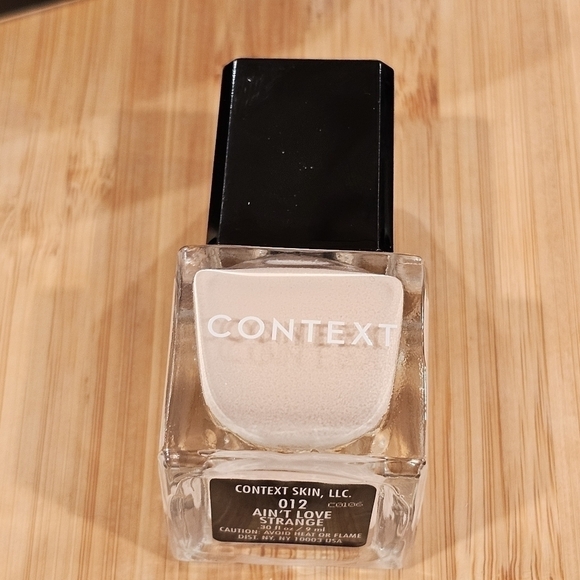 Context Nail Lacquer in Shade "Ain't Love Strange", Size 9ml (0.3 fl.oz) - Picture 2 of 6